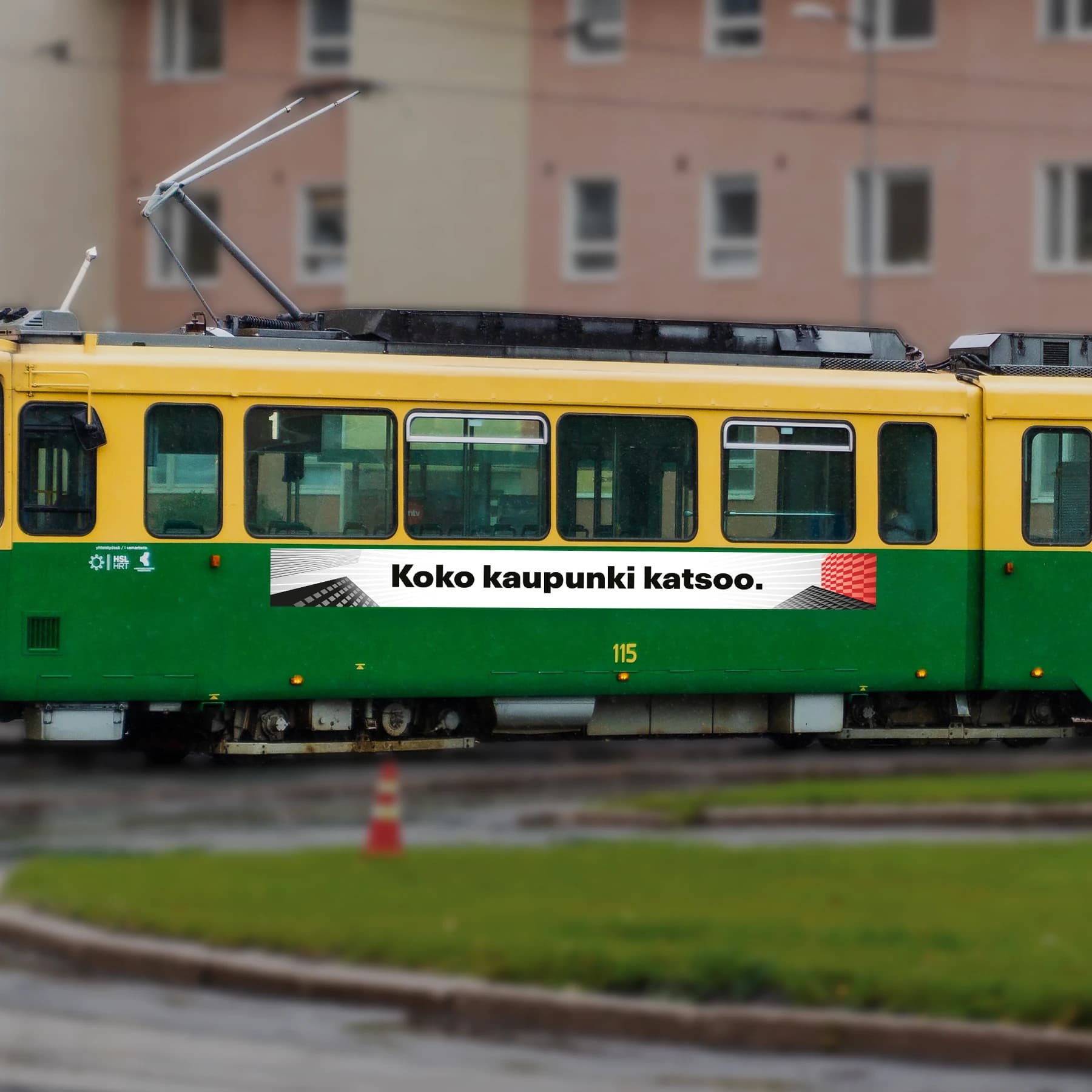 HSL ratikka - Pitkät kylkimainokset